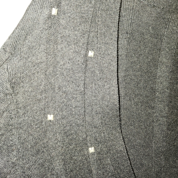 Gray long button up cardigan with front pockets, silver buttons & studs. - Picture 5 of 8